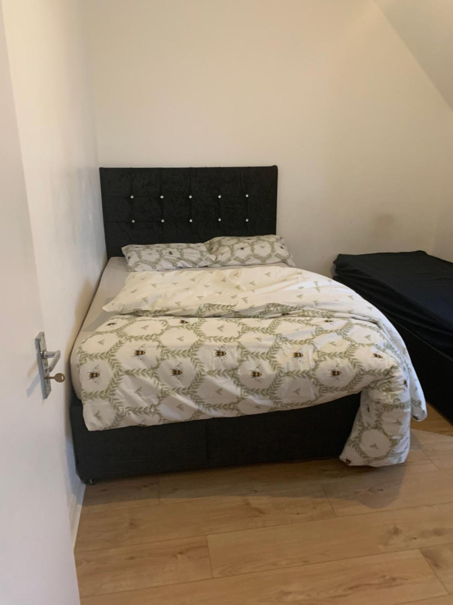 לינה וארוחת בוקר דאגנהאם At Apex House מראה חיצוני תמונה